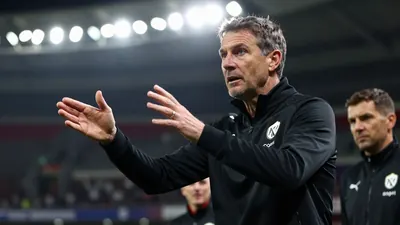 Barnet manager Dean Brennan criticised referee Sunny Gill for missing a hair pull on Idris Kanu in their 1-1 draw with...