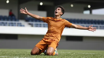 Charlie Lakin's second-half double overturned a deficit to give Barnet a 2-1 victory, extending their unbeaten run to 15...