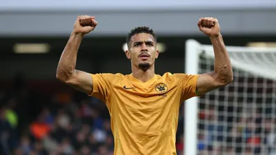 Jake Reeves, Charlie Lakin and Tom Knowles scored as Barnet won 3-1 at Shrewsbury to keep their 100% record